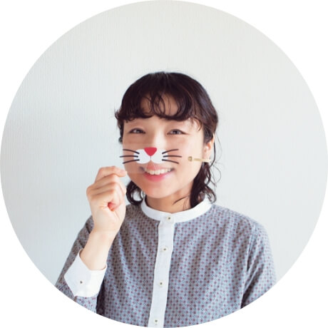 海外事業、経理、出荷 担当　須貝　美由紀